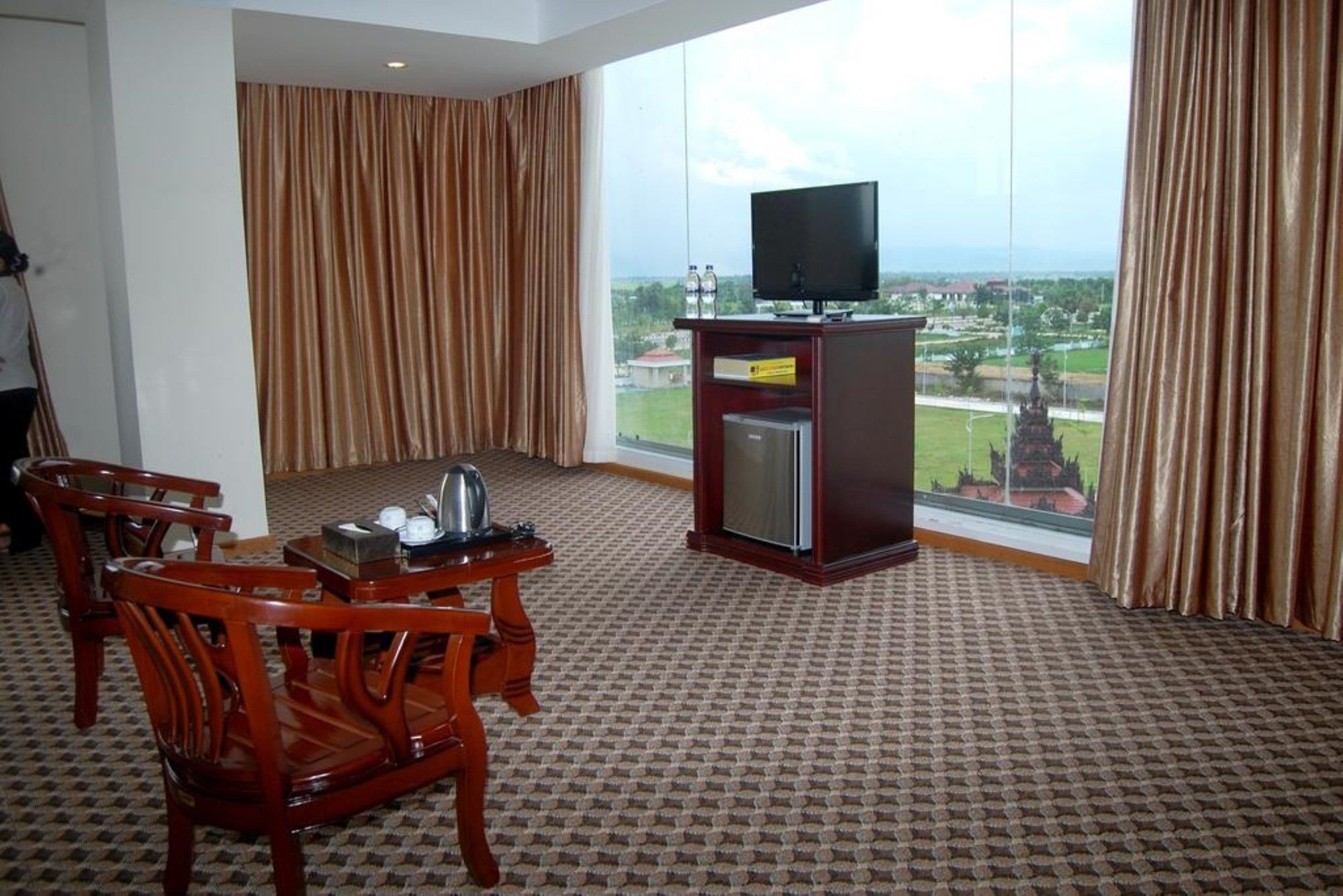 Man Myanmar Hotel Naypyidaw Ngoại thất bức ảnh